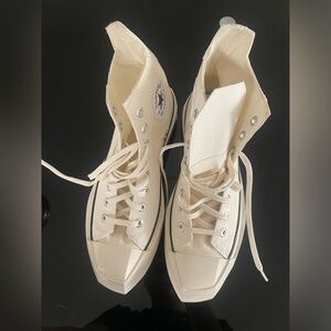 Chuck Square Toe Platform High Top Sneaker 
Converse Sz 7.5